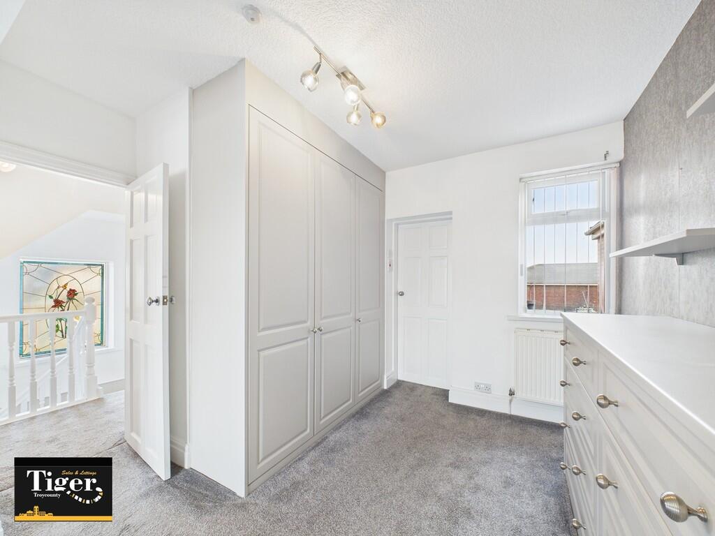 CAM02176G0-PR0509...