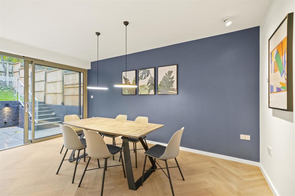 1 Acorn Close - SzUSHZJbs2Wf4A4B7snD.jpg