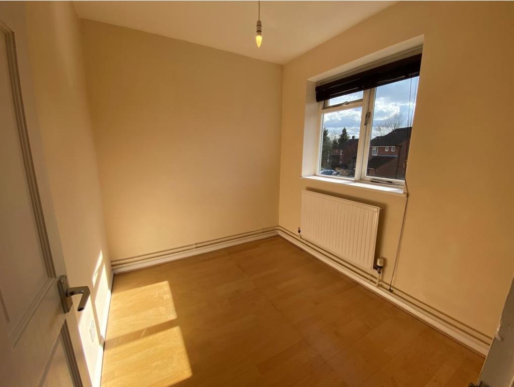 Living Room/Dining Area