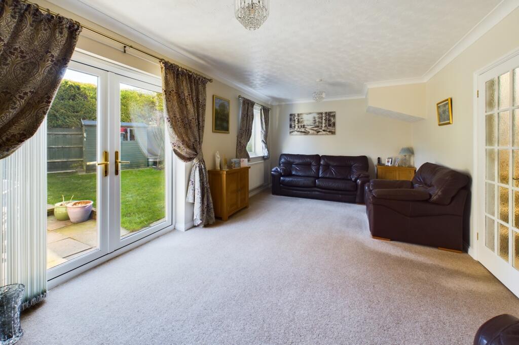 CAM02545G0-PR0325-STILL004