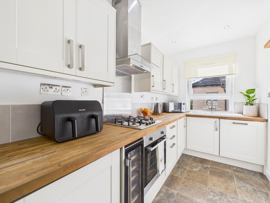 CAM05526G0-PR0038...