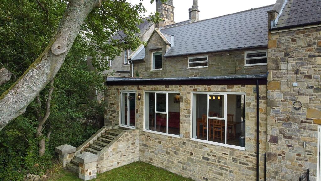 Coach House Cottage - Rear