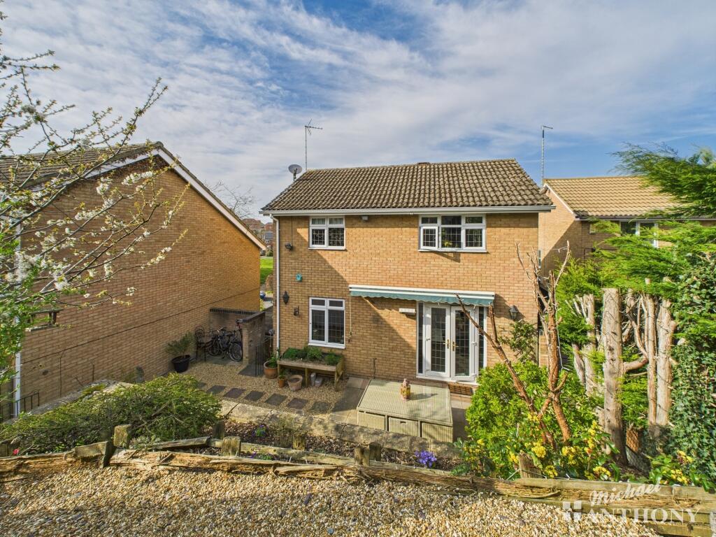 CAM02773G0-PR0273-STILL030