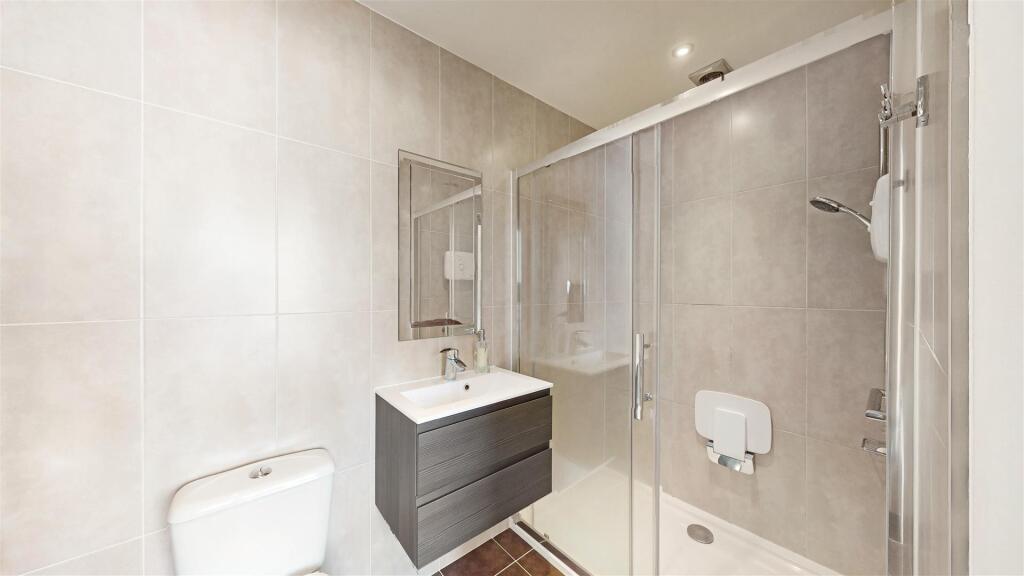 EnSuite- B5.jpg