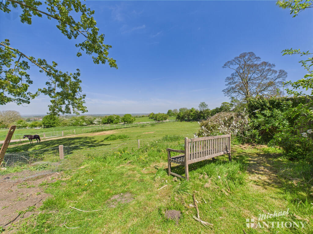 CAM03852G0-PR0259-STILL036