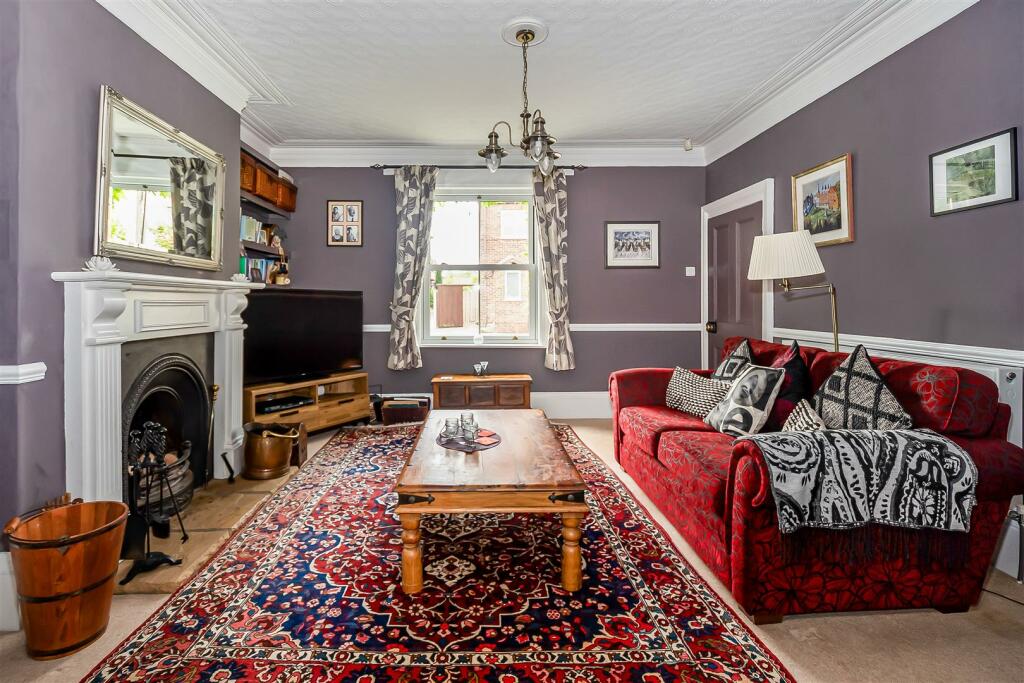 SITTING ROOM