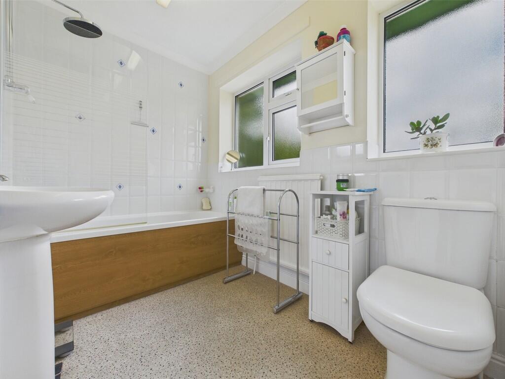 CAM04273G0-PR0129...