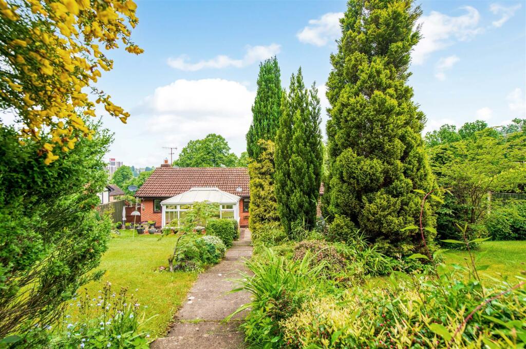 18 Kenilworth Drive EXTERNAL EDITS4.jpg