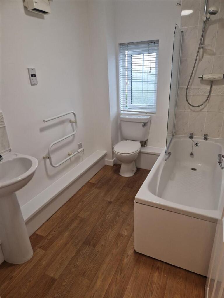 Bethroom / WC: