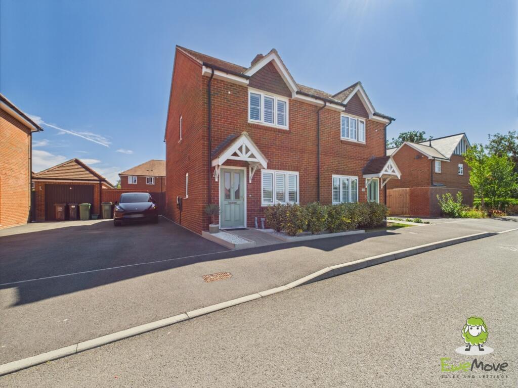 EweMove Basingstoke Church Acre External