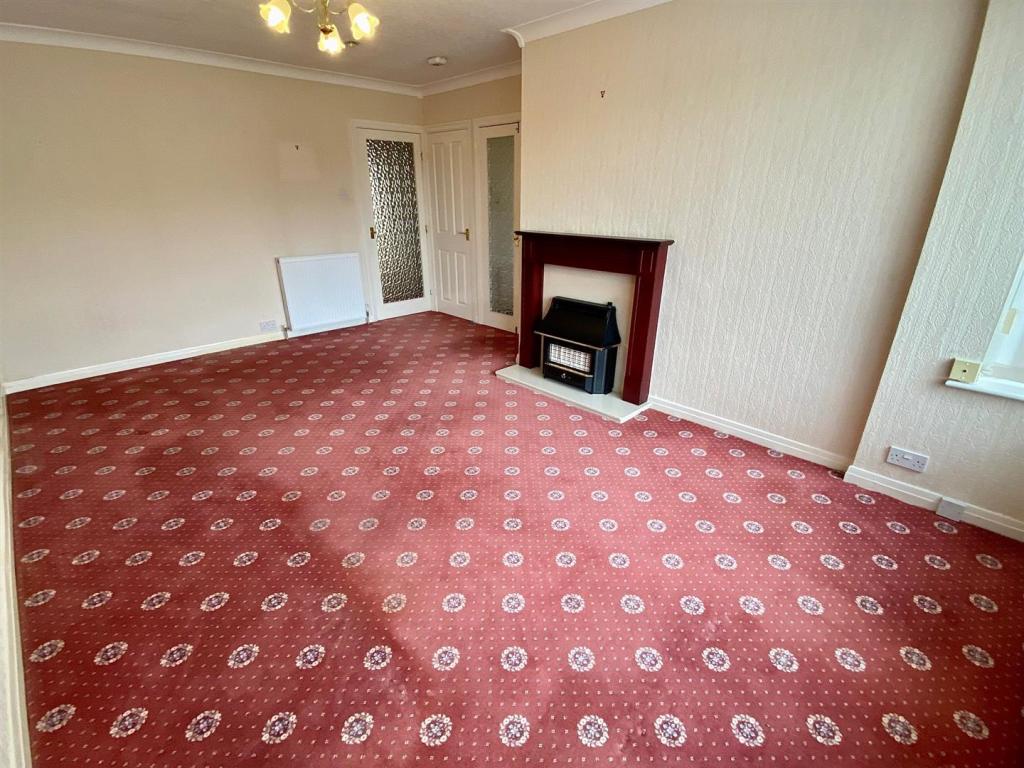 robin royd grove 2 lounge 2.jpg
