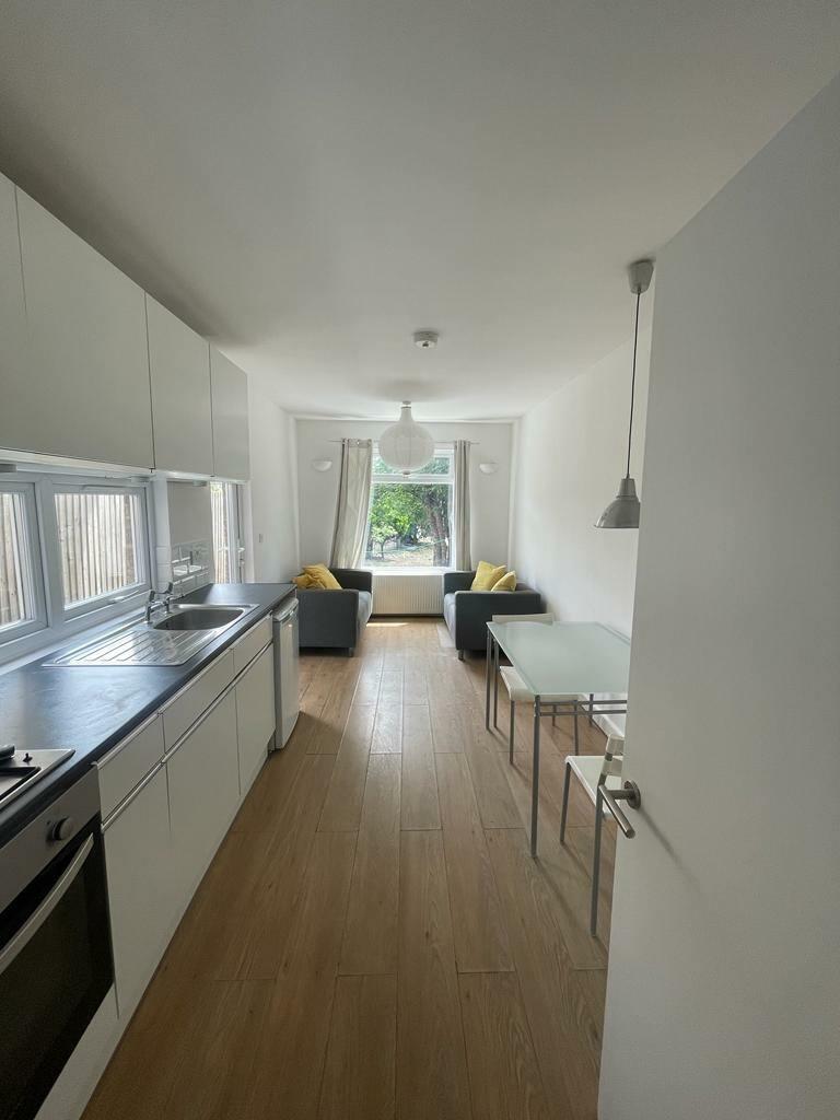 Lounge Kitchen