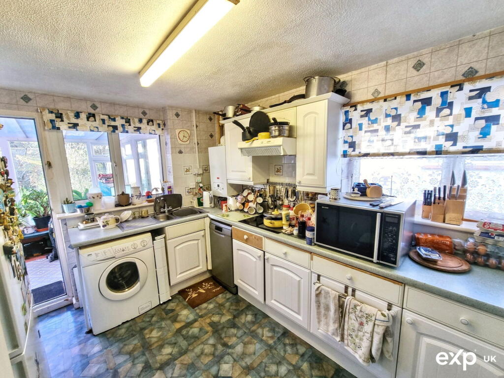 Broadley Drive, Torquay, TQ2 6UE