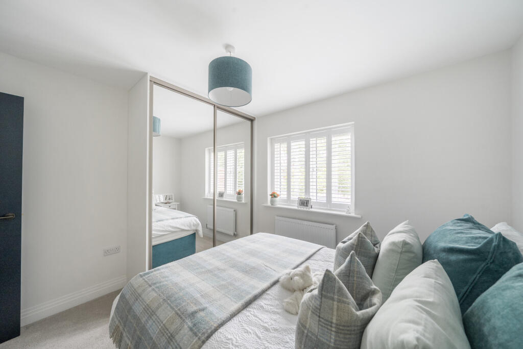 1296709-7-6839ad5...