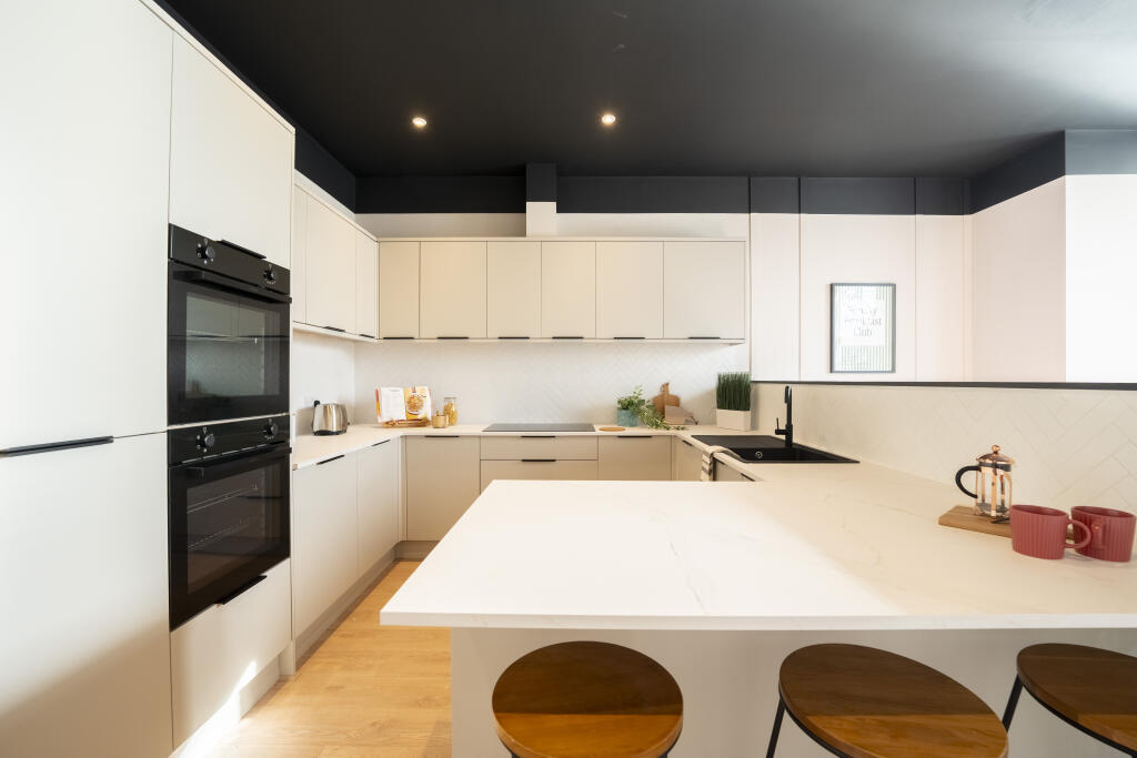 Kitchen1-2.jpg