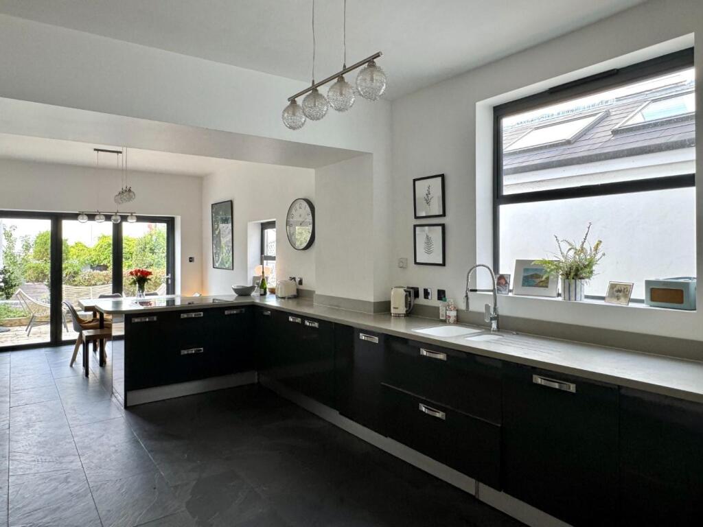 Kitchen/Dining