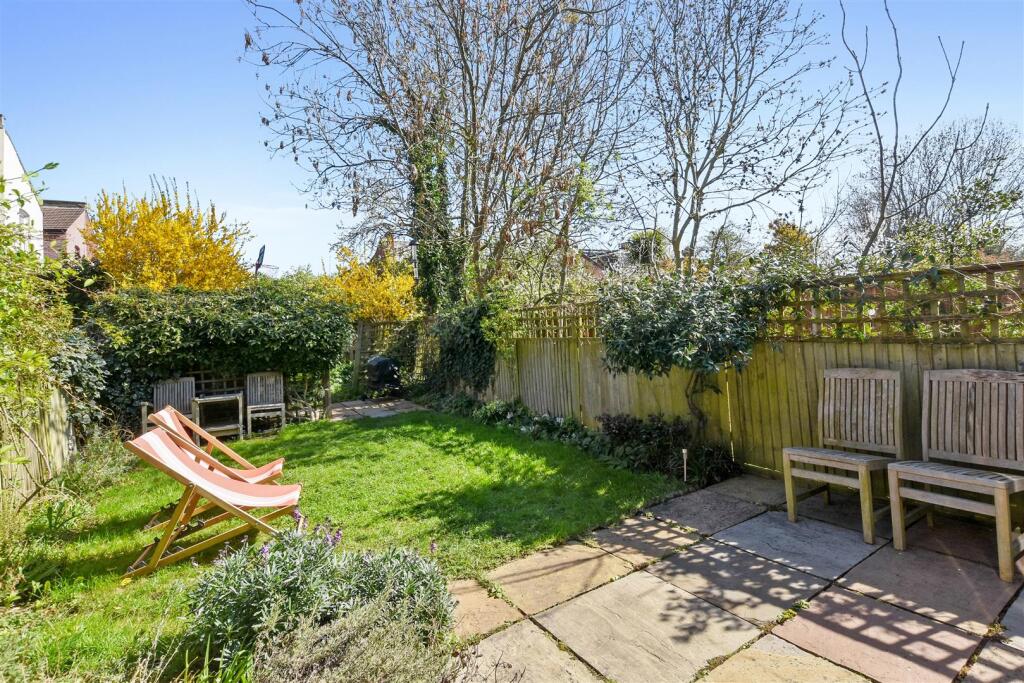 09-bad6GCWT - Flat A 27 Leghorn Road - Gadren -Ori