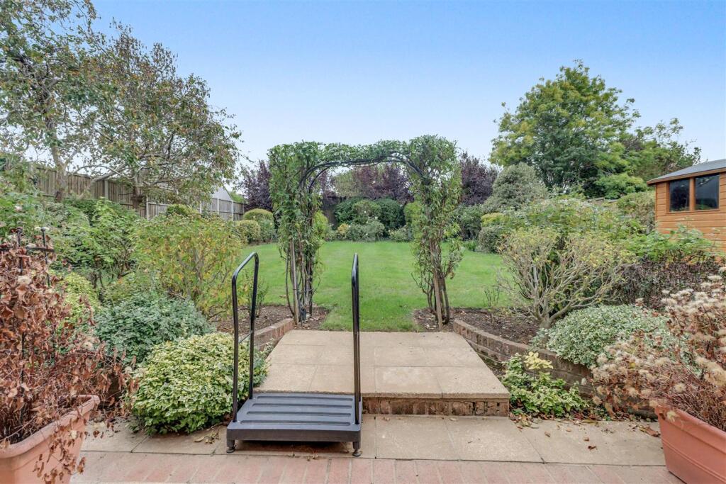 35 RIVERSIDE WALK WICKFORD-24.jpg