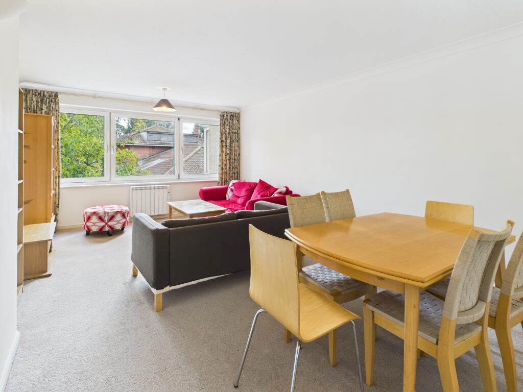 CAM02519G0-PR0347-STILL003