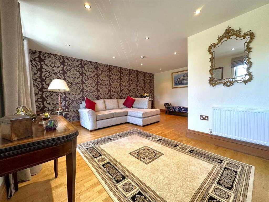 Large Living Room 888