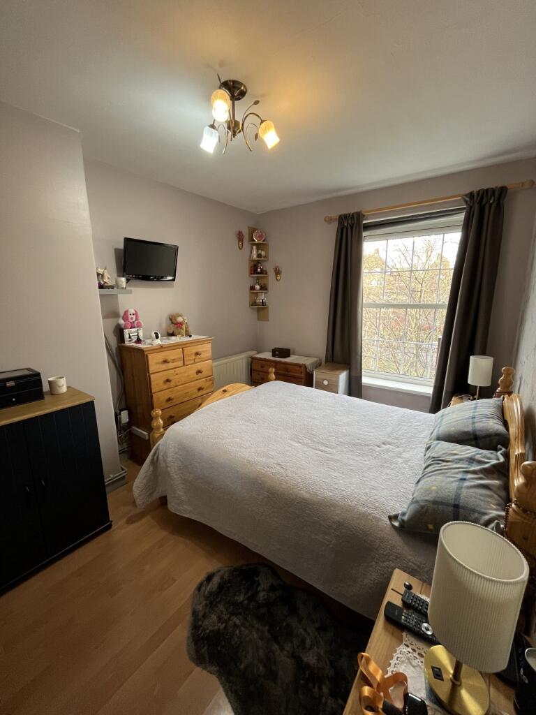 Cffe430e9c762f6064151b6e9b43bdd28920395a_thmb_lg