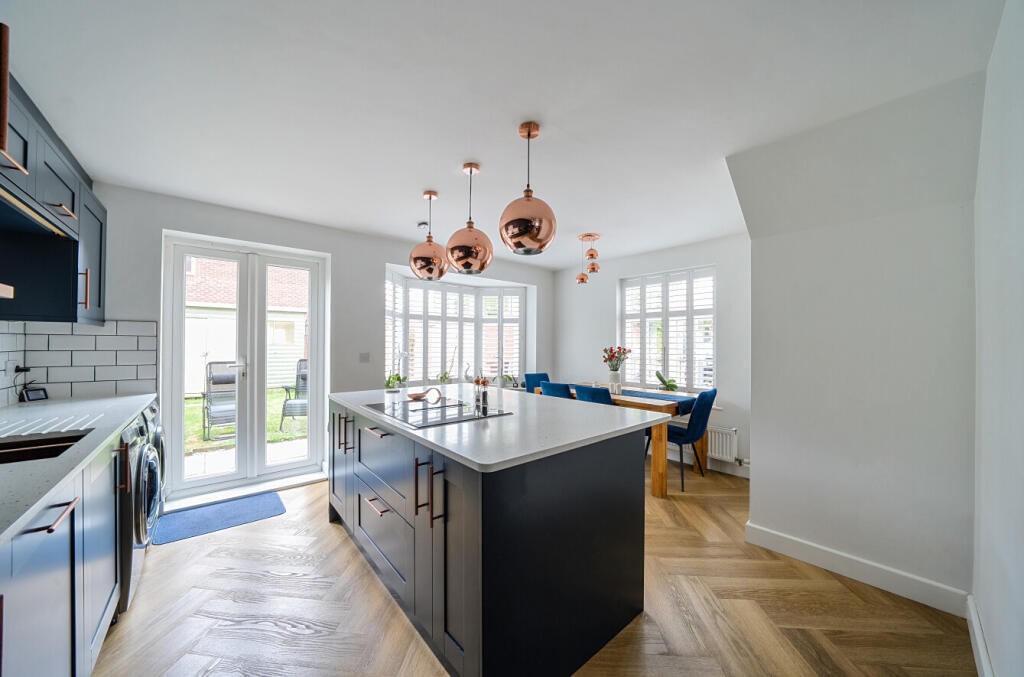 1290036-1-6825ea2...