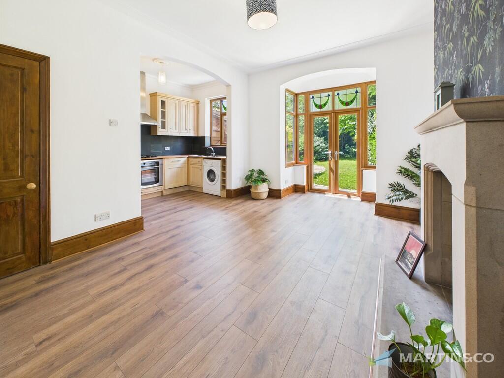 CAM02318G0-PR0473...