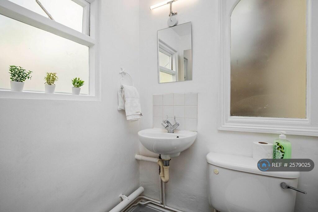 Downstairs Toilet 