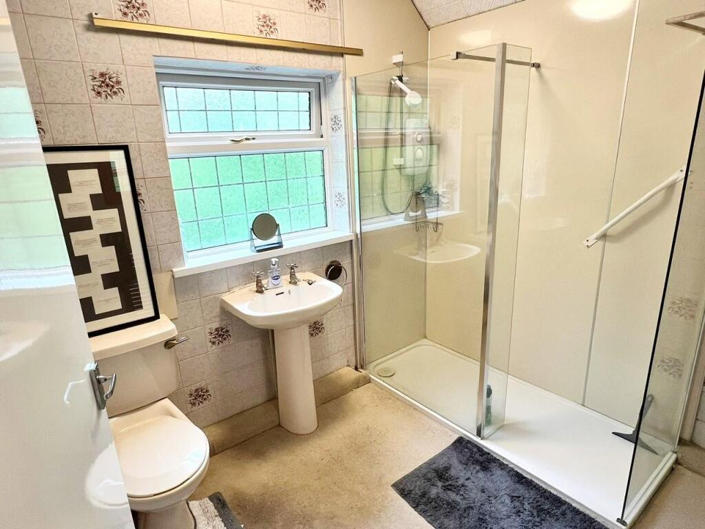 Shower room.jpg