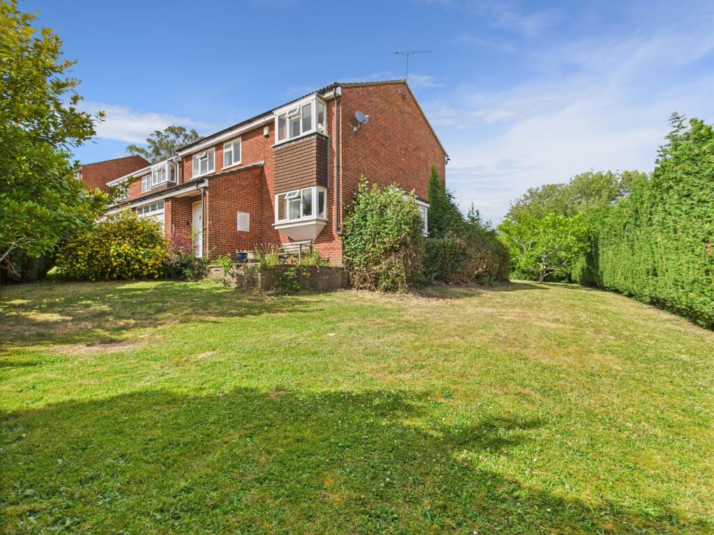 CAM01354G0-PR0548-STILL012