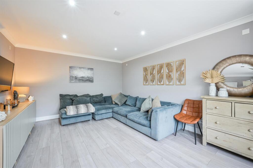 NORTH VIEW CRESCENT,  (2).jpg