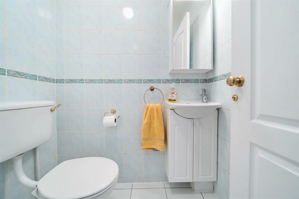 Guest WC.jpg