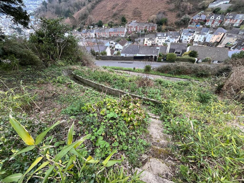 Pathway to Parking Bay.jpg