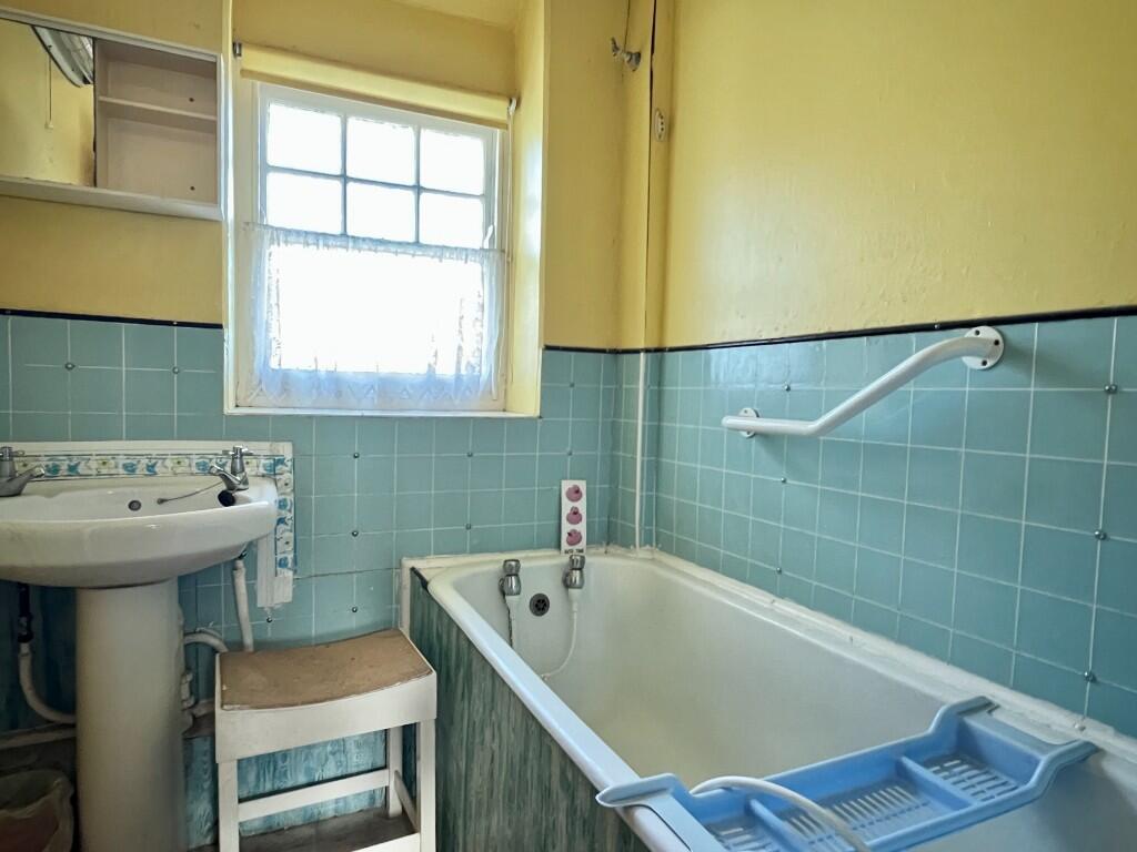 Warren Road, Rhosneigr, LL64