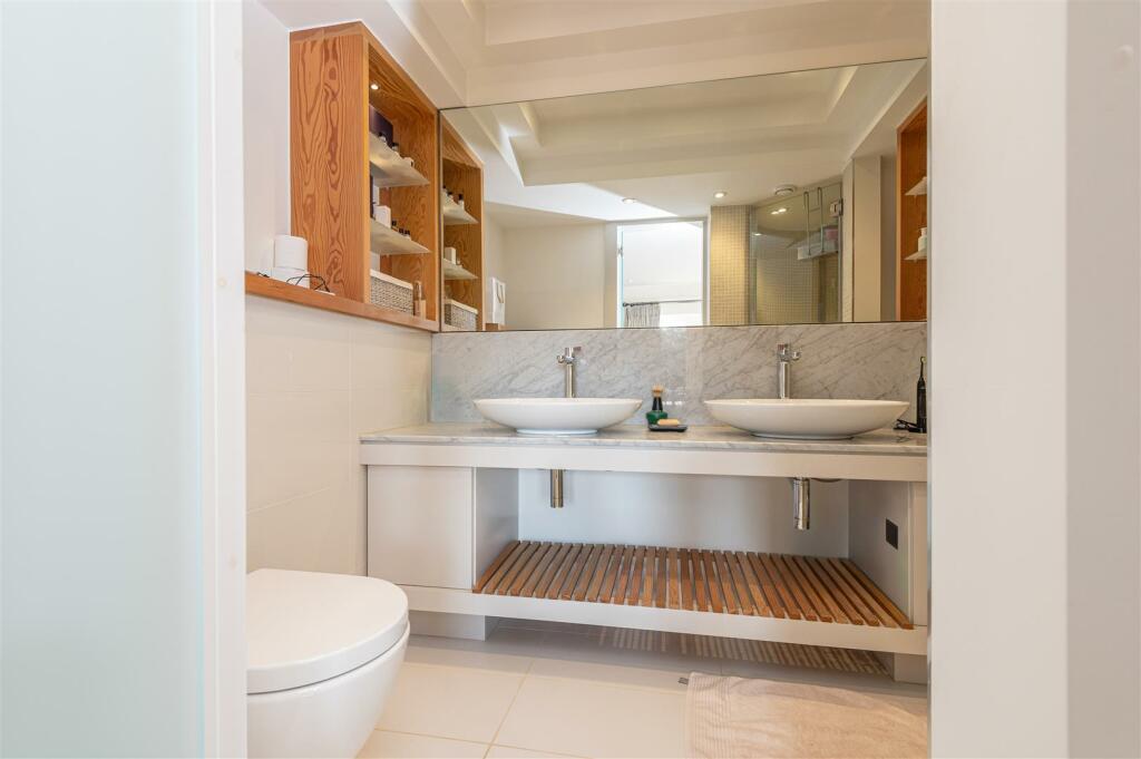 Master Ensuite with Twin Basins