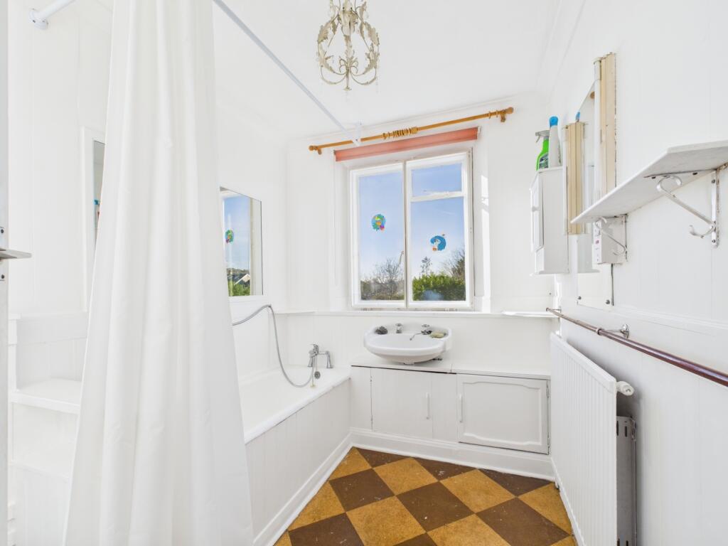 CAM01740G0-PR0483-STILL008