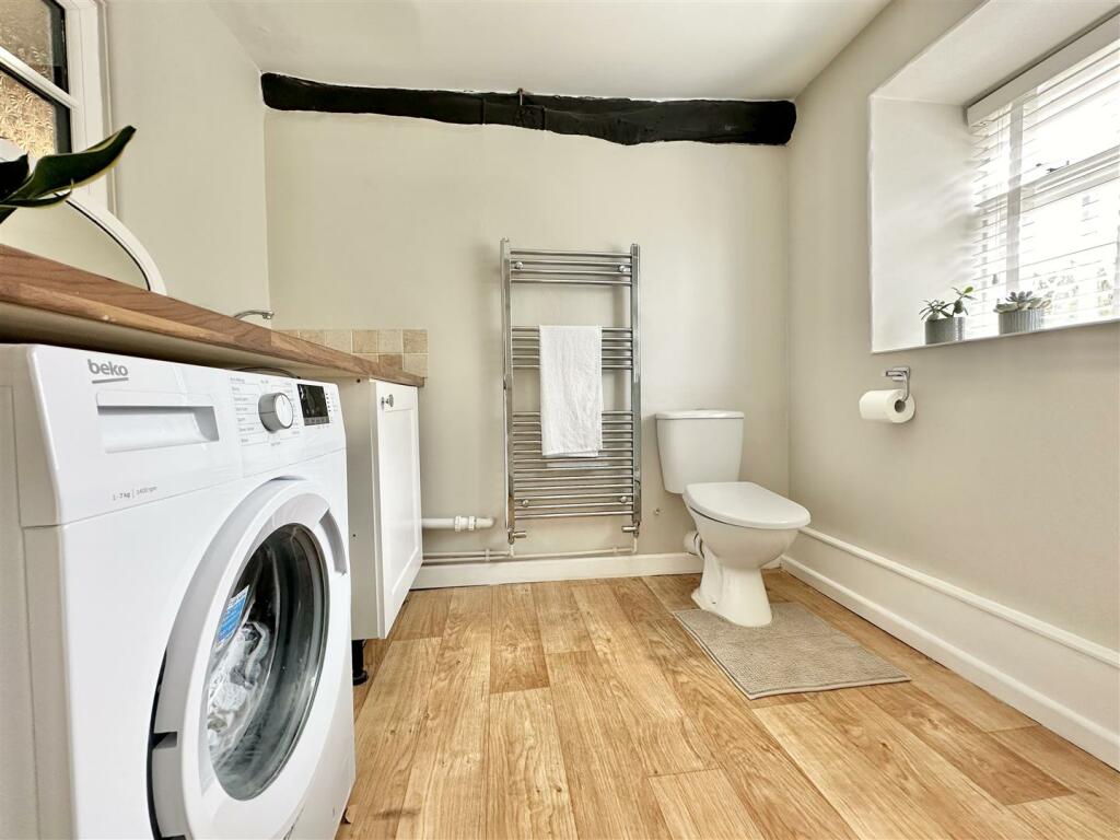 Utility/Shower Room
