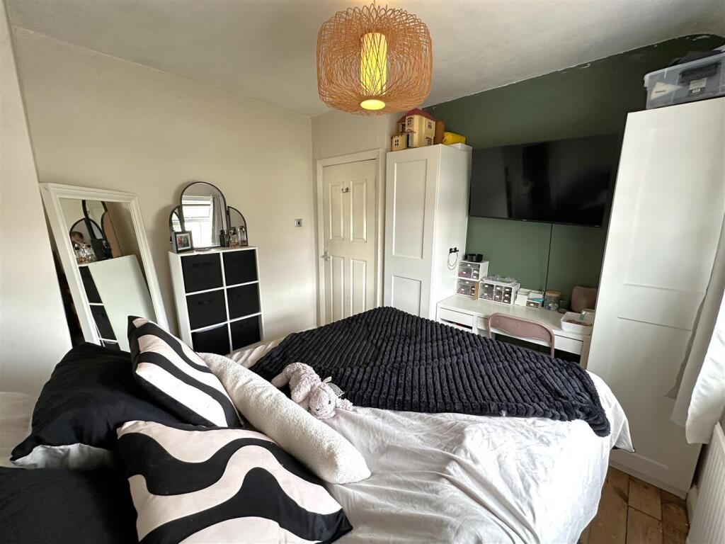 Second Bedroom 900