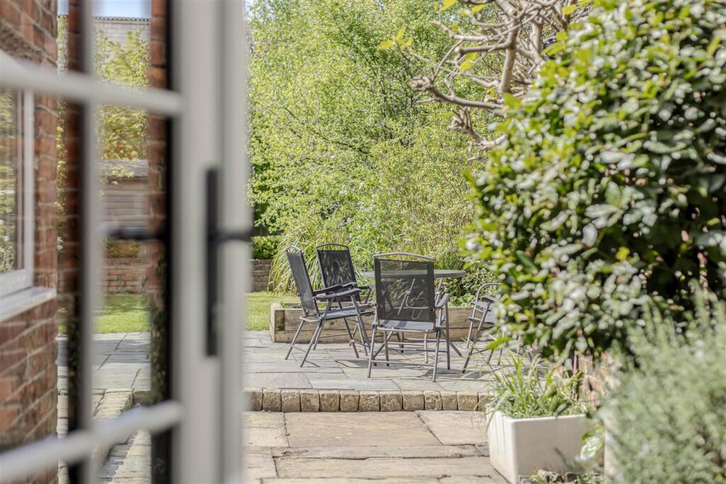 Access To Rear Garden