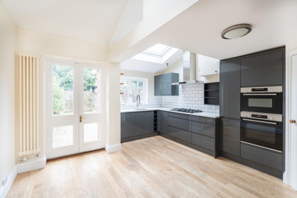 131 Kingston Road kitchen2