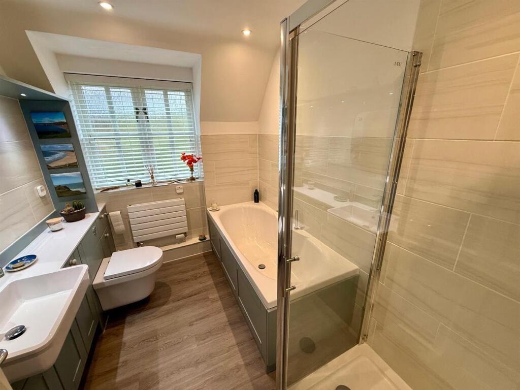 WhatsApp Image 2025-10-15 at 22.00.22_2e03ca43.jpg