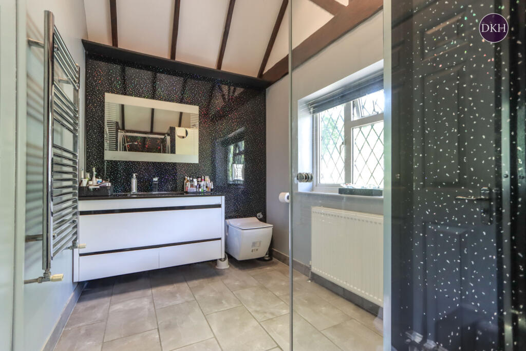 Bedroom 1 En-Suite