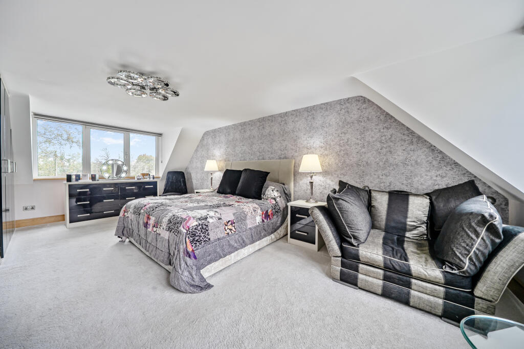 1360139-14-68ece729a0acc