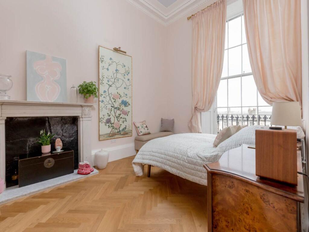 62660_Drummond_Place