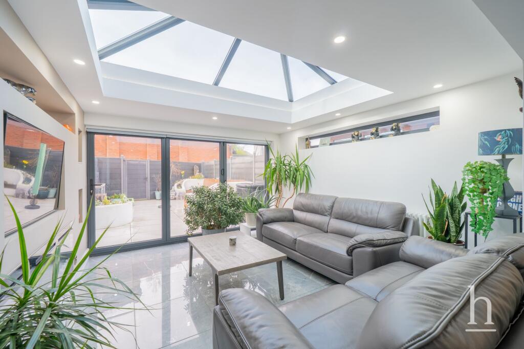 Larton Farm Close, Wirral, CH48