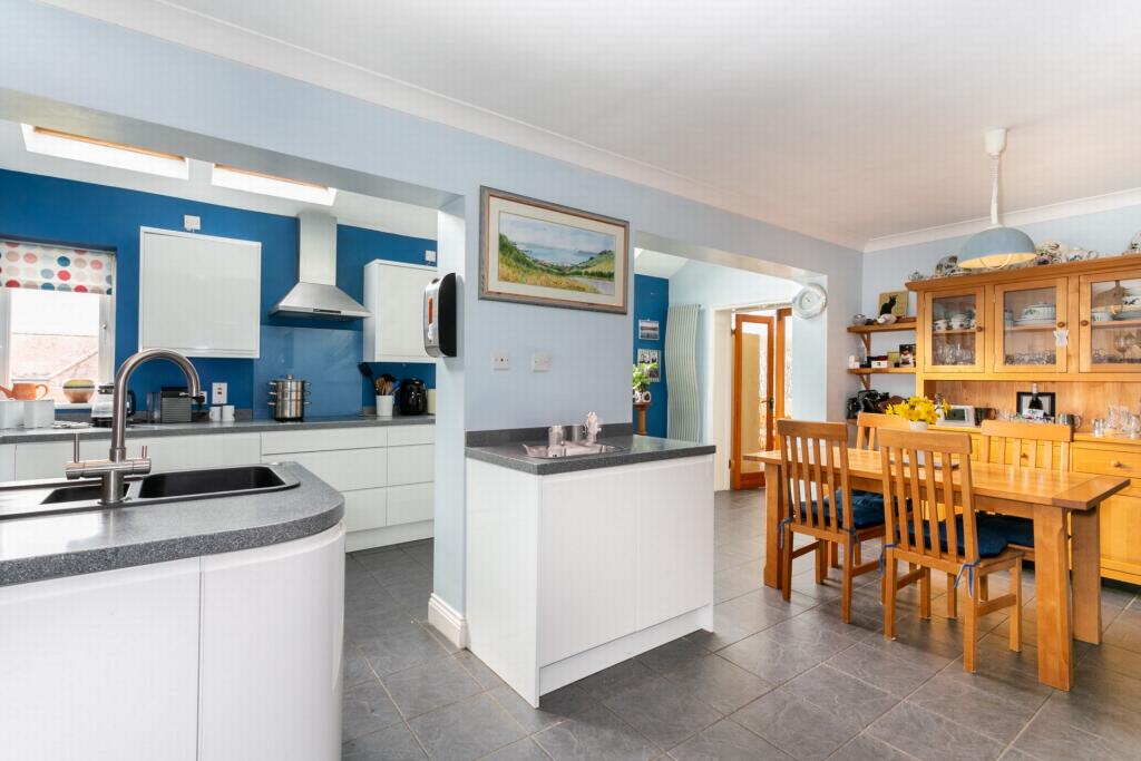 Kitchen/breakfast rm