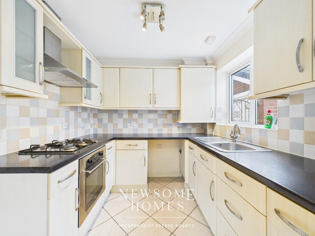 Kitchen/ Dining Room