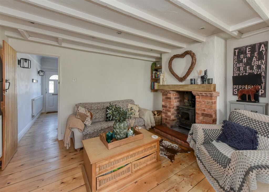 62 Sedgley Road-kitchen2.jpg