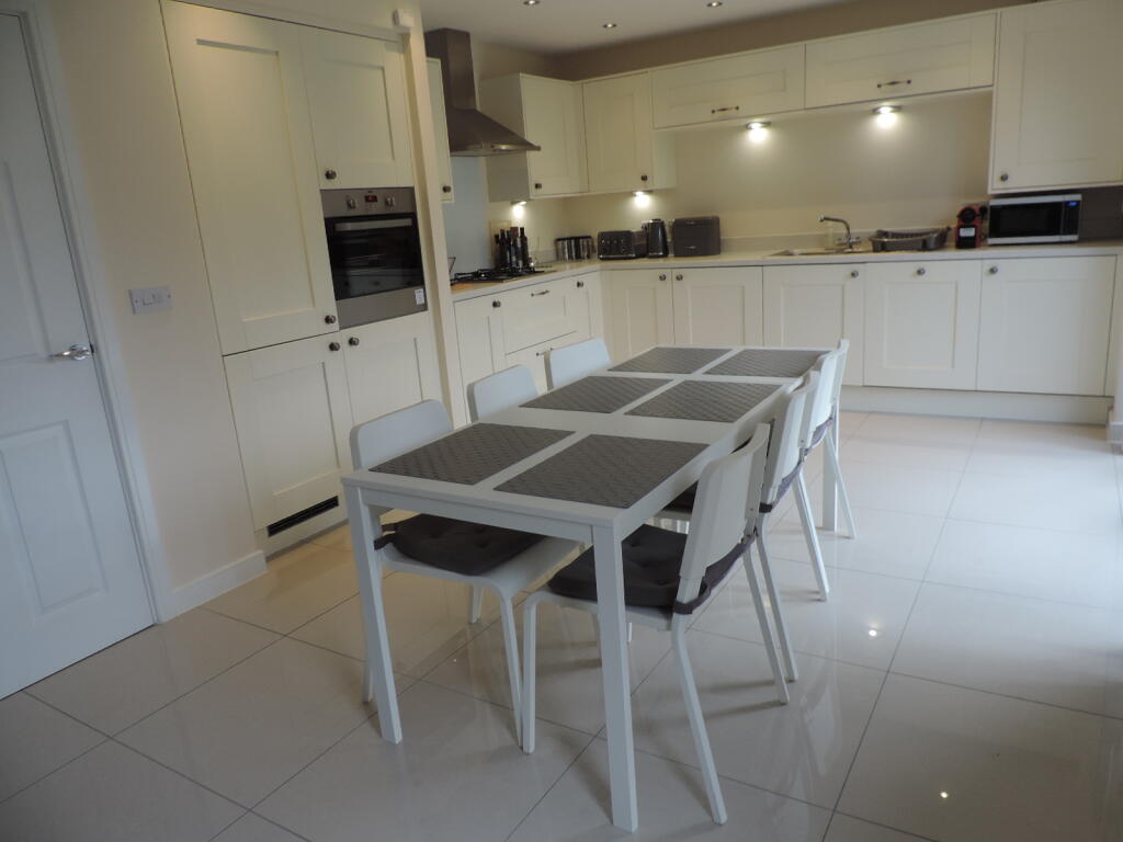 dining/kitchen