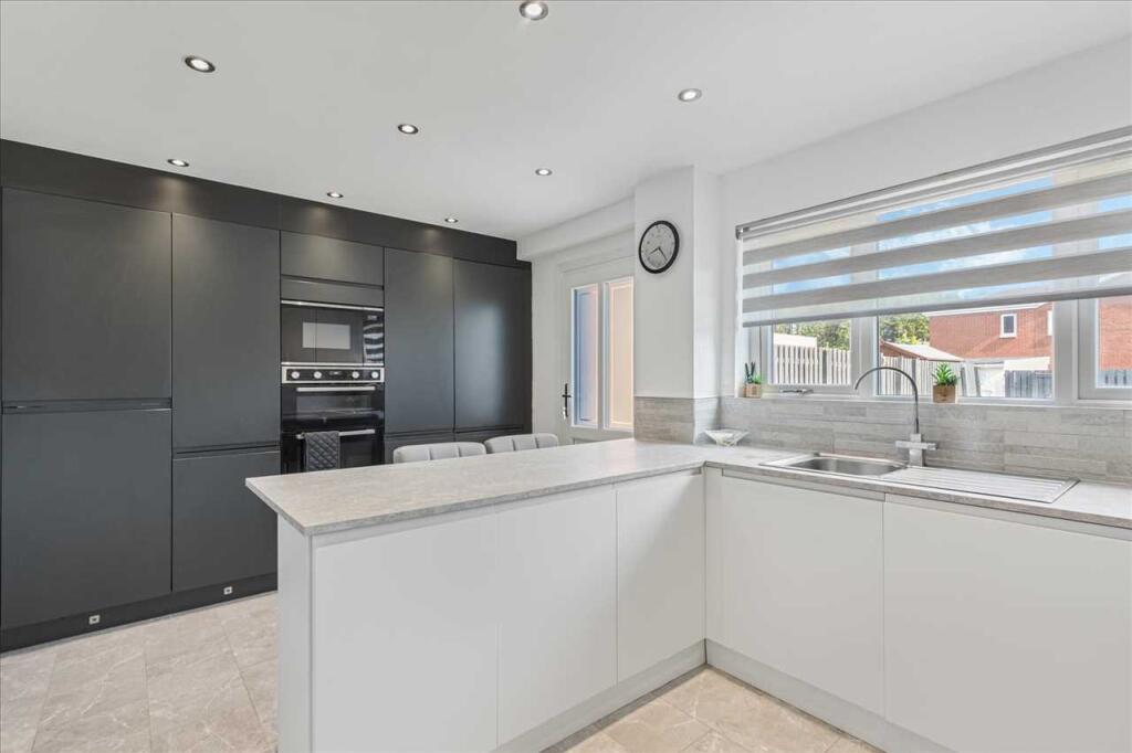 Breakfasting Kitchen